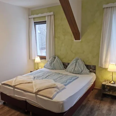 Fruehstueckspension Gesslbauer イン 3*